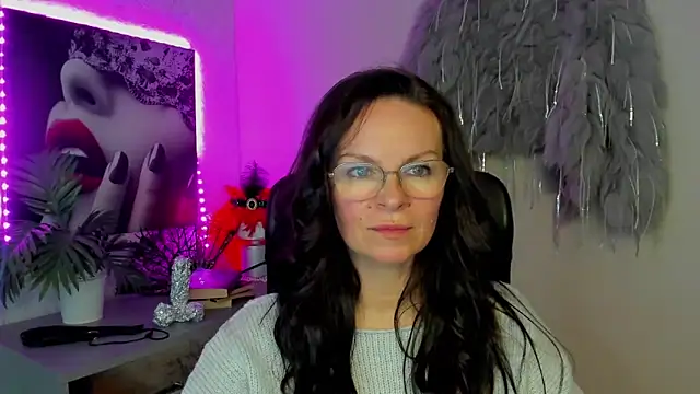 HelenLuxx online show from 03.03.26