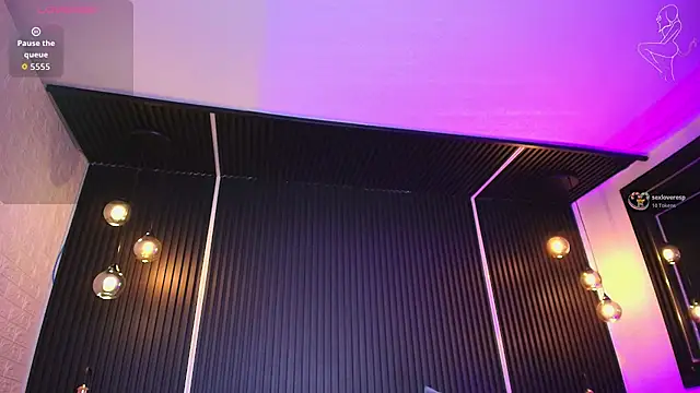 Snapshot of _Holly_Cat chatting on 11.10.25 Holly Cat online show from 11.10.25