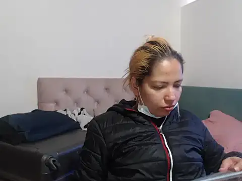 THEBOSSLARA online show from 03.10.26