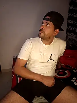 Joselatino23 online show from 10.17.25