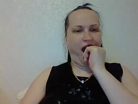  squirty cum lady  online show from 02.20.25