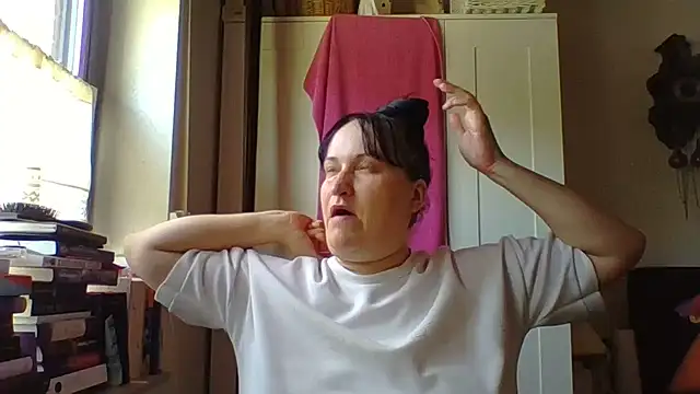 Snapshot of _squirty_cum_lady_ chatting on 06.18.26 squirty cum lady online show from 06.18.26