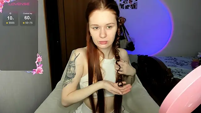 Snapshot of EmilySoul chatting on 10.31.25 EmilySoul online show from 10.31.25