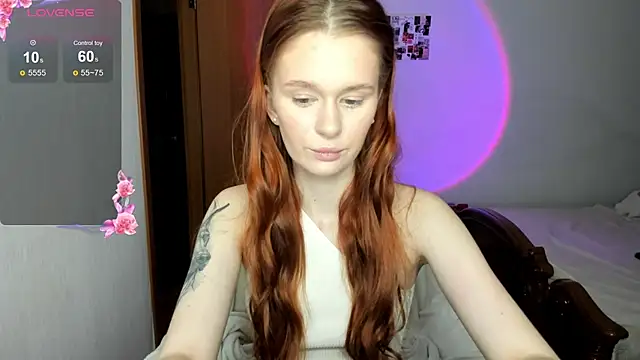 Snapshot of EmilySoul chatting on 12.02.25 EmilySoul online show from 12.02.25