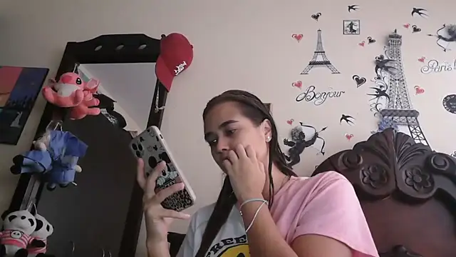 Snapshot of trianabell chatting on 01.16.26 trianabell online show from 01.16.26