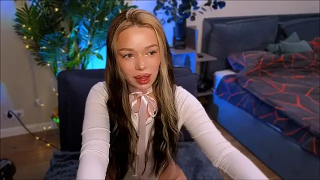 Lily Yin online show from 02.12.25