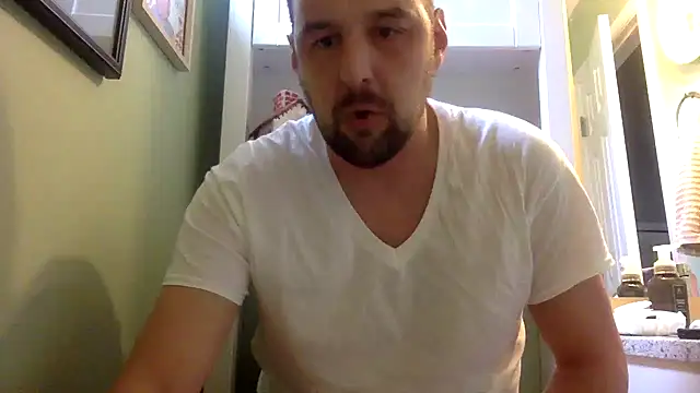 Snapshot of Kink_Master_Daddy chatting on 04.25.26 Kink Master Daddy online show from 04.25.26