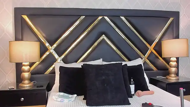 MiaSweeths online show from 01.16.25