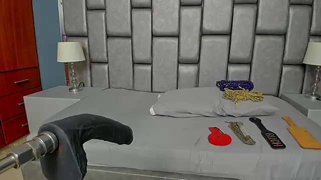 Snapshot of Foxy_Assh_ chatting on 10.22.25 Foxy Assh online show from 10.22.25