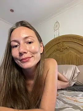 Snapshot of naiviv chatting on 04.16.26 naiviv online show from 04.16.26