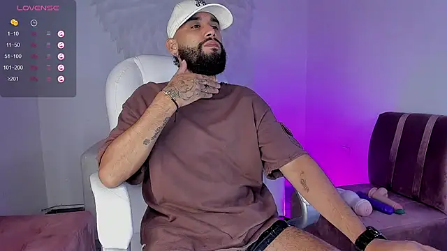 Snapshot of estiben_05 chatting on 02.16.25 estiben 05 online show from 02.16.25