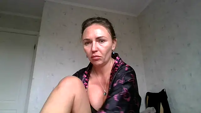 Snapshot of AngelinaLove28 chatting on 10.05.25 AngelinaLove28 online show from 10.05.25