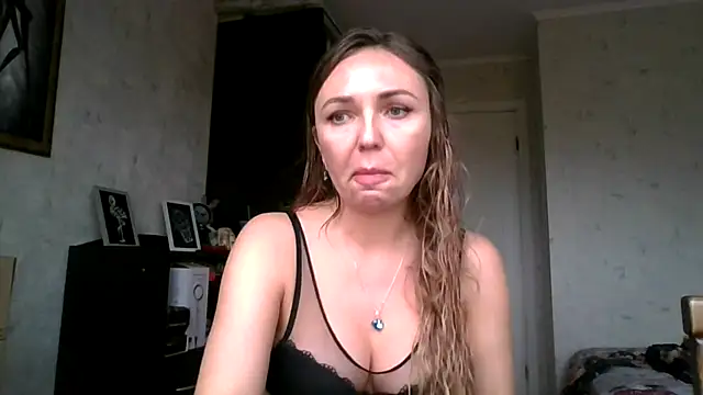 Snapshot of AngelinaLove28 chatting on 10.29.25 AngelinaLove28 online show from 10.29.25