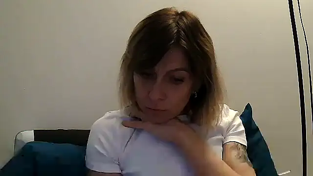 Snapshot of anechka1 chatting on 02.21.26 anechka1 online show from 02.21.26