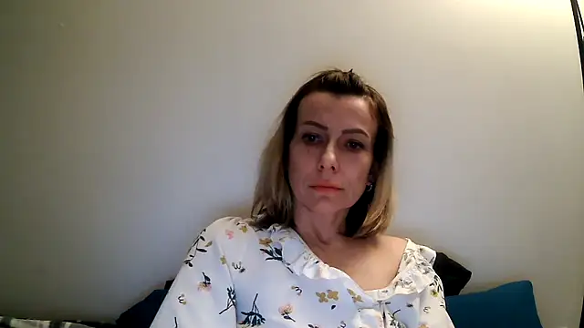 Snapshot of anechka1 chatting on 03.25.26 anechka1 online show from 03.25.26