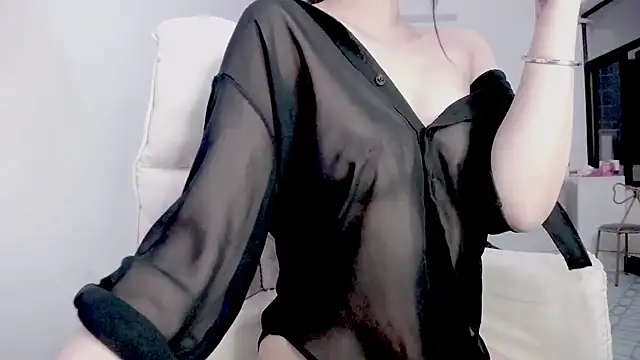 Snapshot of _OMO_ chatting on 12.11.24  OMO  online show from 12.11.24