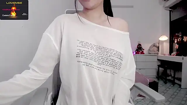 Snapshot of _OMO_ chatting on 03.09.25  OMO  online show from 03.09.25