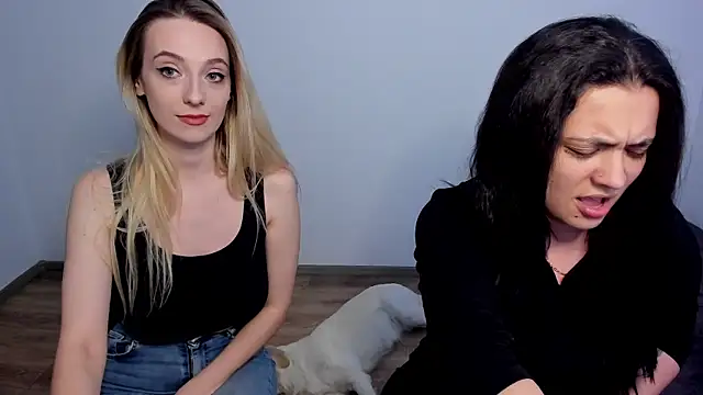 Snapshot of LuciaLoca chatting on 04.03.26 LuciaLoca online show from 04.03.26