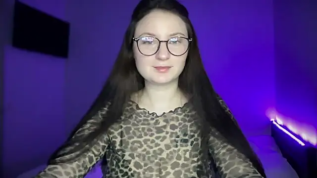 Snapshot of LocaAlis chatting on 12.19.25 LocaAlis online show from 12.19.25