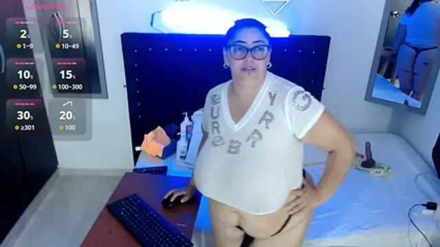 Snapshot of bubis_laru53 chatting on 08.09.26 bubis laru53 online show from 08.09.26