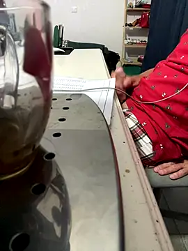 Snapshot of Alexwawapl chatting on 10.16.25 Alexwawapl online show from 10.16.25