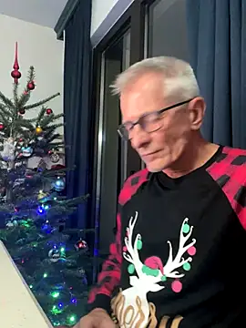 Snapshot of Alexwawapl chatting on 12.18.25 Alexwawapl online show from 12.18.25