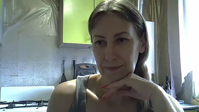 Snapshot of AshleyXHoney chatting on 06.16.26 AshleyXHoney online show from 06.16.26