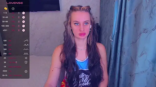 Snapshot of Cherry-Legenda chatting on 01.14.25 Cherry-Legenda online show from 01.14.25