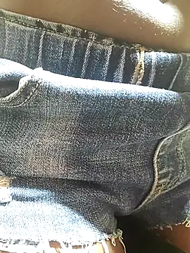 julietunderwoood online show from 12.01.25