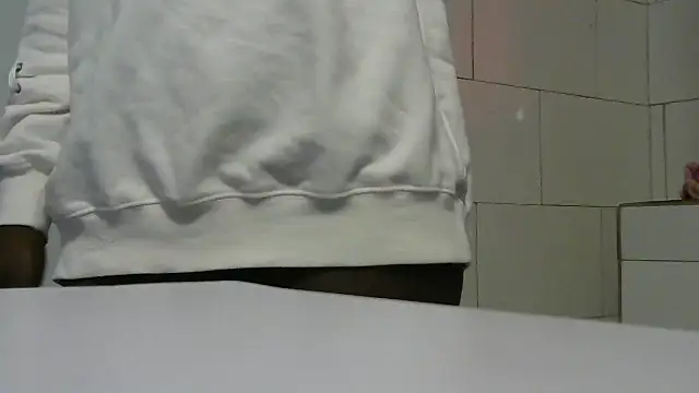 julietunderwoood online show from 05.02.26