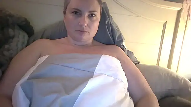 Snapshot of MilfyMrsRobinson chatting on 08.01.26 MilfyMrsRobinson online show from 08.01.26