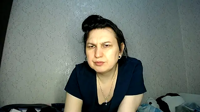 Snapshot of EvaBeautyX chatting on 12.15.24 EvaBeautyX online show from 12.15.24