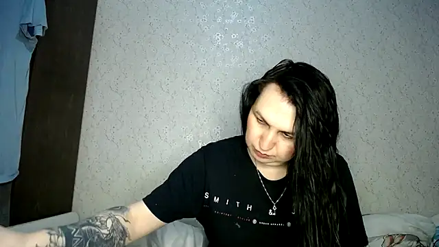 Snapshot of EvaBeautyX chatting on 12.19.24 EvaBeautyX online show from 12.19.24