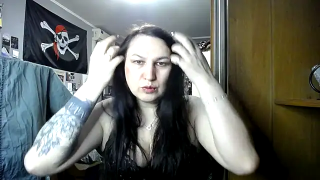 Snapshot of EvaBeautyX chatting on 02.20.26 EvaBeautyX online show from 02.20.26