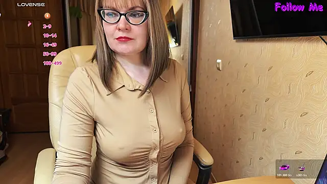 Snapshot of MyLadySkyLuck chatting on 06.11.26 MyLadySkyLuck online show from 06.11.26