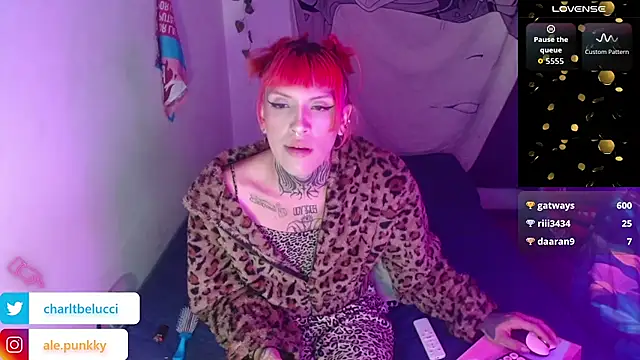 Snapshot of charlotbelucci_ chatting on 06.08.26 charlotbelucci online show from 06.08.26