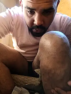 Snapshot of ListedLoin chatting on 02.14.25 ListedLoin online show from 02.14.25