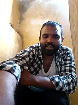 Snapshot of ListedLoin chatting on 10.31.25 ListedLoin online show from 10.31.25