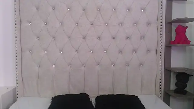 Abril Squirt online show from 02.25.26