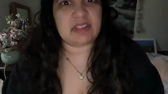 Snapshot of MelanieFawker chatting on 10.28.25 MelanieFawker online show from 10.28.25