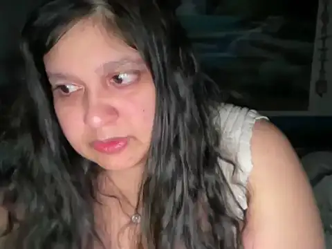 Snapshot of MelanieFawker chatting on 11.28.25 MelanieFawker online show from 11.28.25