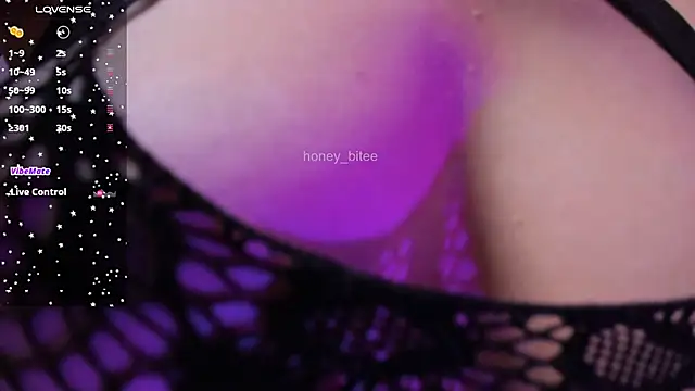 Snapshot of Victoria-ross chatting on 02.23.26 Victoria-ross online show from 02.23.26