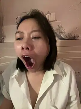 Eliza-E online show from 02.14.26