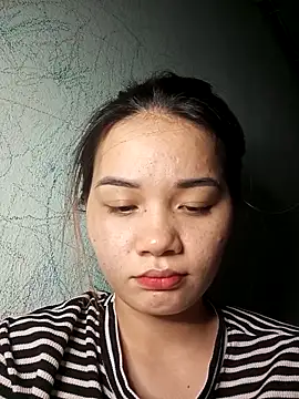 Ngoc-Trinh online show from 10.25.25