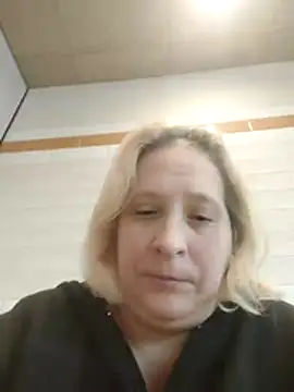 Snapshot of Icedcoffee2024 chatting on 11.24.25 Icedcoffee2024 online show from 11.24.25