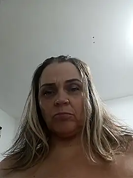 hugebobbs online show from 12.23.25