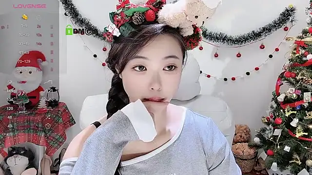 Snapshot of Ubela_7 chatting on 12.22.24 Ubela 7 online show from 12.22.24