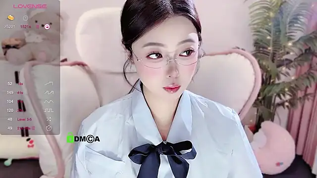 Snapshot of Ubela_7 chatting on 10.05.25 Ubela 7 online show from 10.05.25