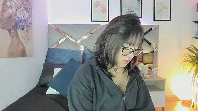 Snapshot of sofi_bakerr chatting on 05.13.26 sofi bakerr online show from 05.13.26