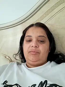 Snapshot of sarahhh1987 chatting on 10.28.25 sarahhh1987 online show from 10.28.25